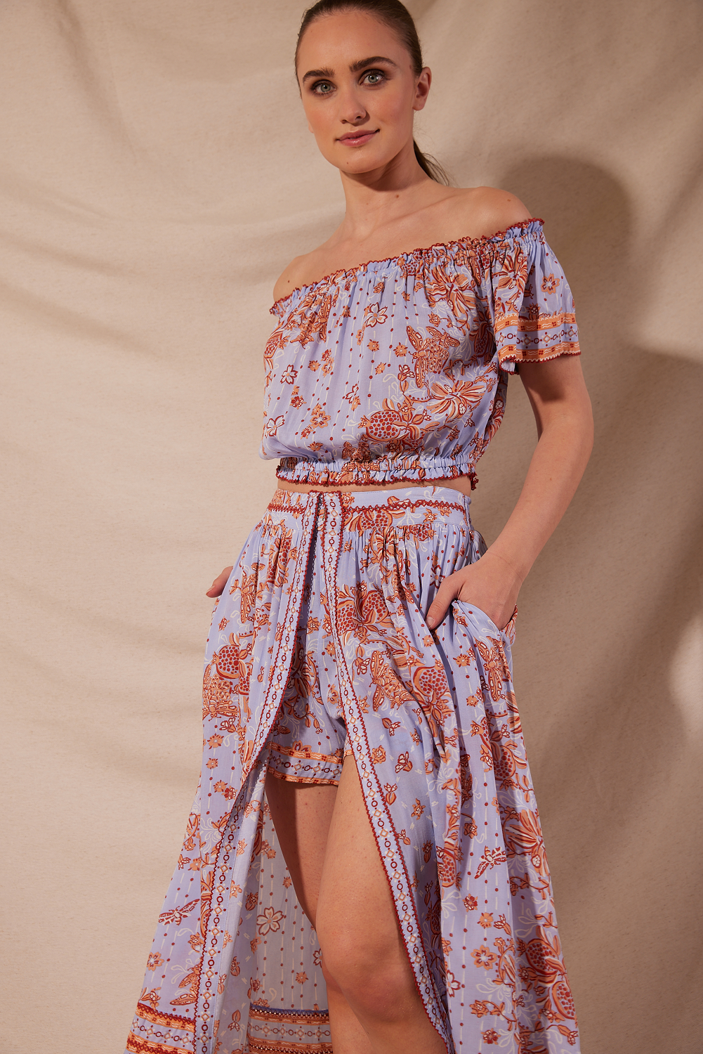 Load image into Gallery viewer, Top Camilla Sky Grenade Viscose - Top
