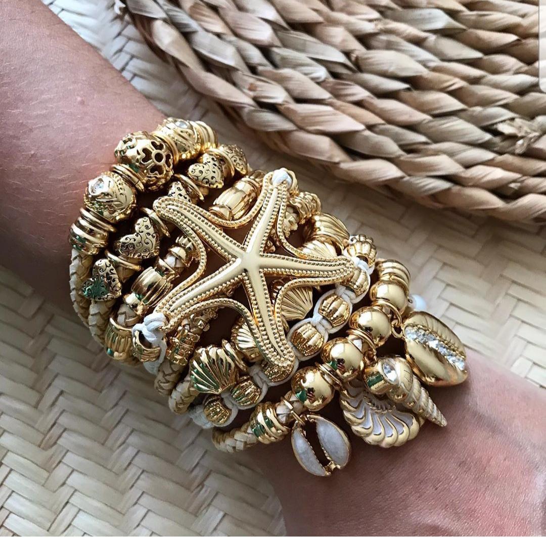 Load image into Gallery viewer, Gold Set Gold Starfish Bracelet
